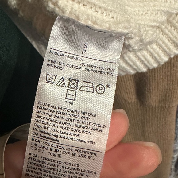 Banana Republic Women's Cream Cardigan Sweater - Picture 9 of 9